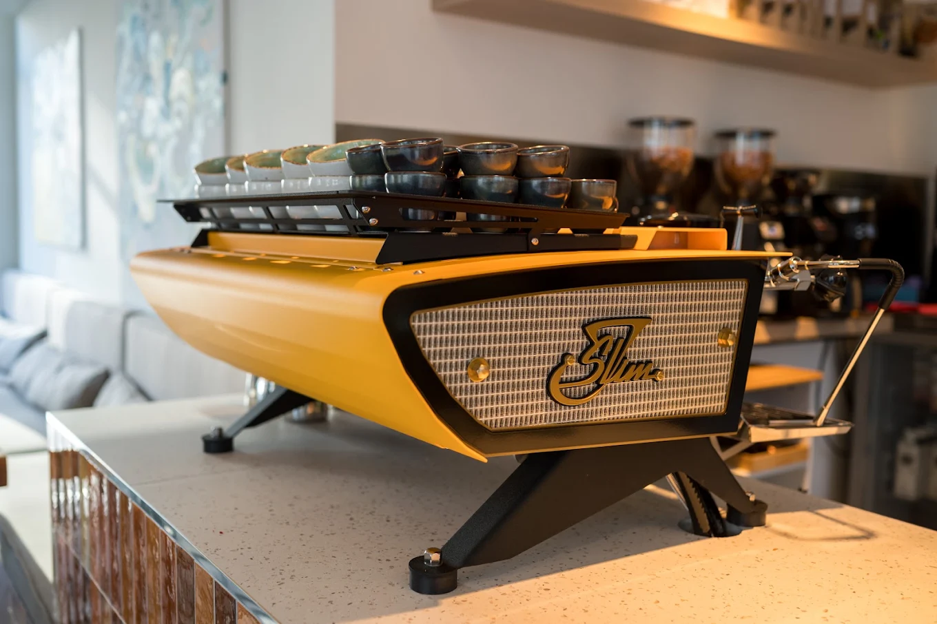 Máquina de café profesional instalada en Mina