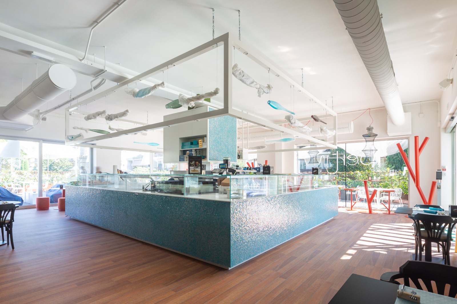 Proyecto multiservicio ISA en Bertini's de Asís